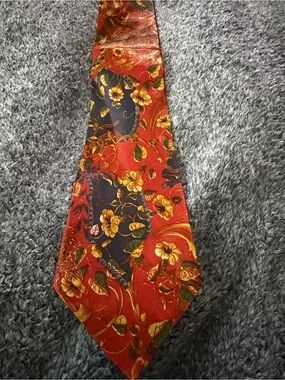 Tradition Red Floral Pattern Polyester Necktie